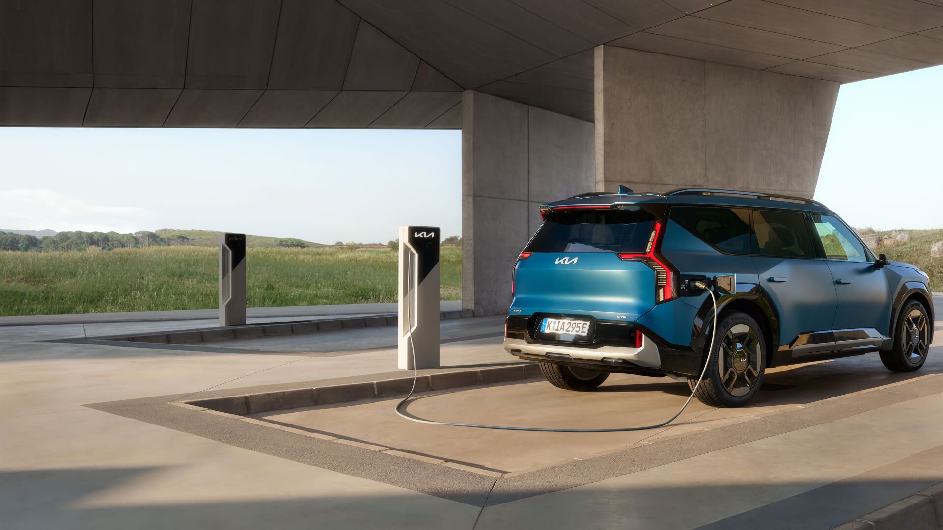 Bold 21 gt-line alloy wheels on new Kia EV9